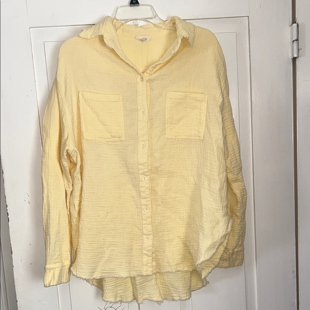 La Miel Woman’s Button Down Gauze Shirt Yellow Crinkly Pastel Spring Resort